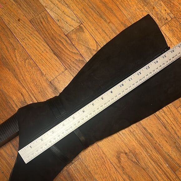 Elegant Black Knee-High Women's Boots - Picture 12 of 12